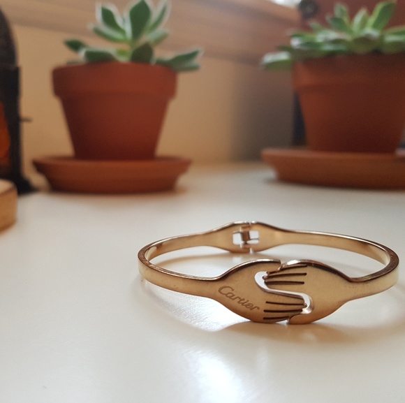 Two Gold Cuff Bracelets - Picture 3 of 4